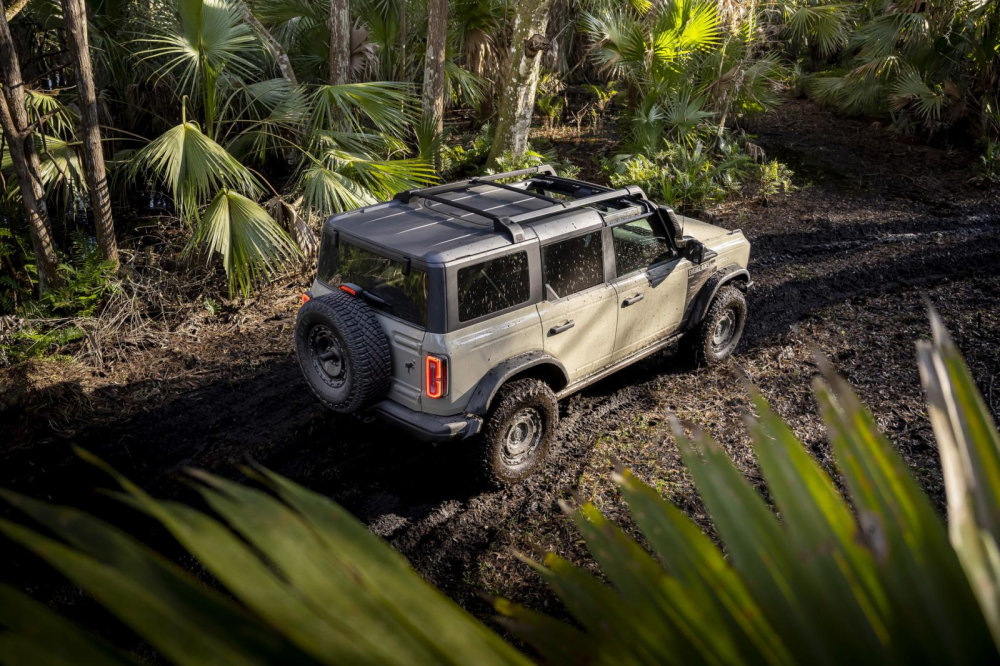 Ford Bronco Everglades 2022 có khả năng off-road tốt hơn bản thường