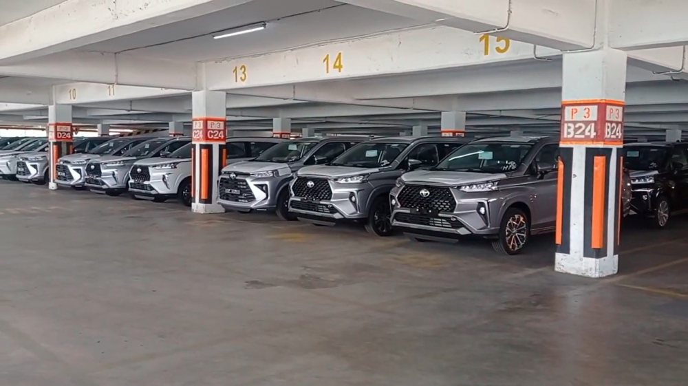 Dàn xe Toyota Avanza và Veloz 2022 xếp tại cảng trước khi lên tàu thủy