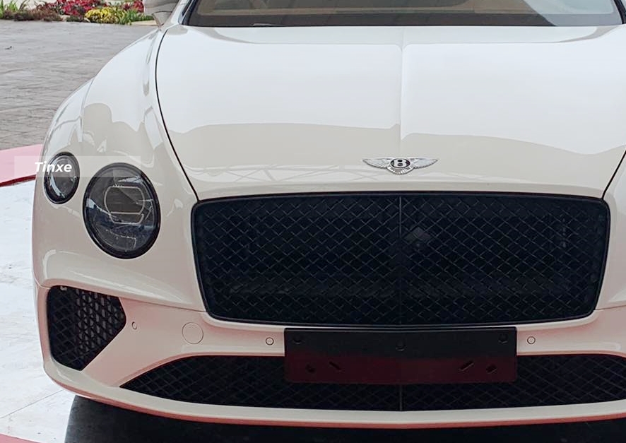 Xe có thêm gói trang bị Blackline Specification Xe có thêm gói trang bị Blackline Specification