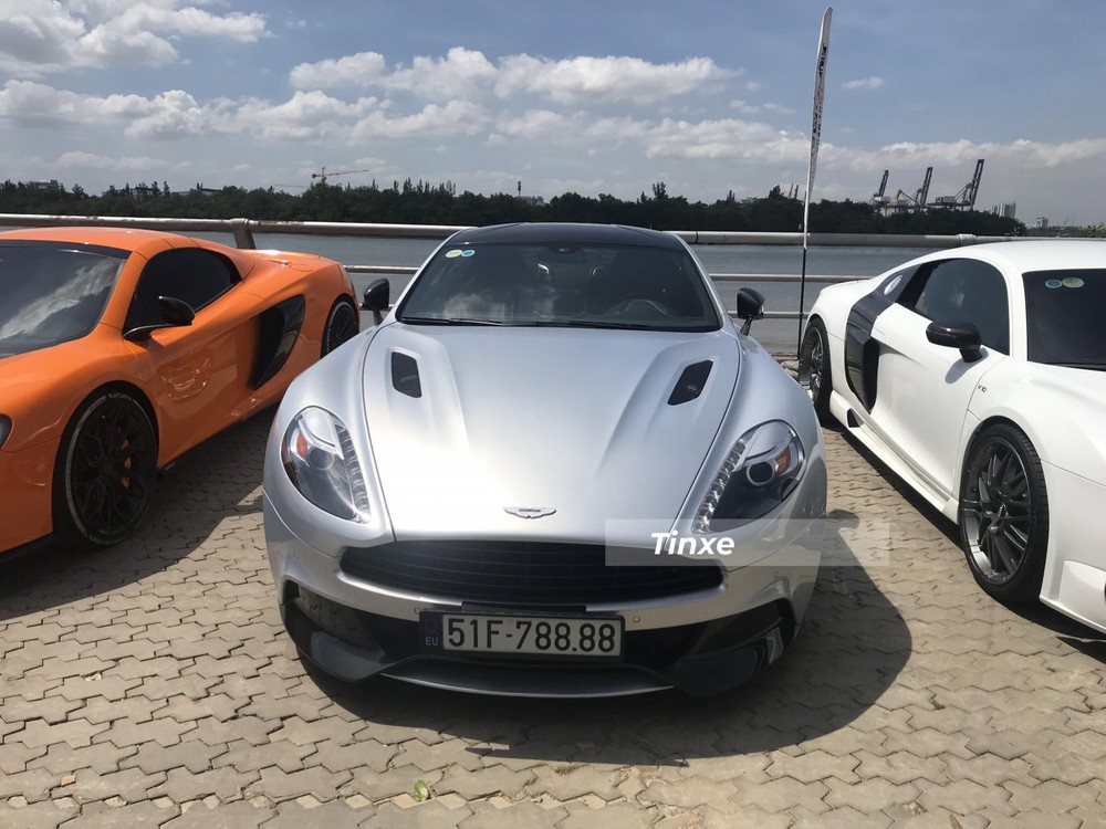 Chiếc xe Aston Martin Vanquish tứ quý 8 này từng thuộc sở hữu của Đặng Lê Nguyên Vũ