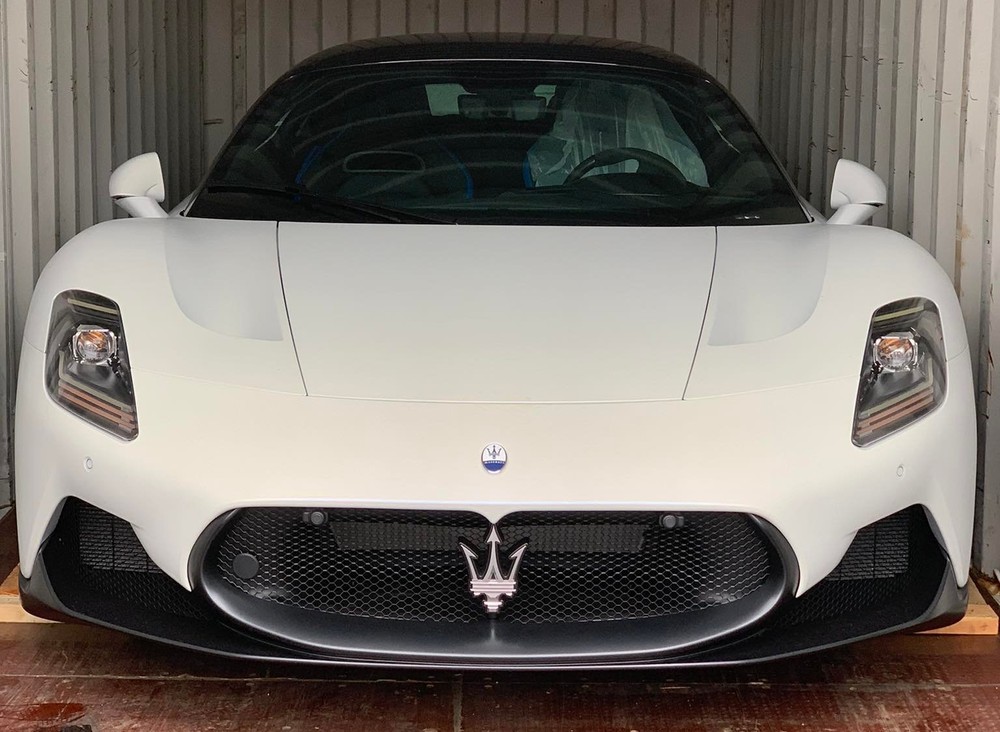 C&ograve;n đ&acirc;y l&agrave; si&ecirc;u xe Maserati MC20 thứ 2 c&oacute; mặt tại dải đất h&igrave;nh chữ S n&agrave;y
