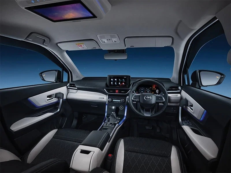 Tổng thể nội thất của Toyota Veloz Cross tại Indonesia.