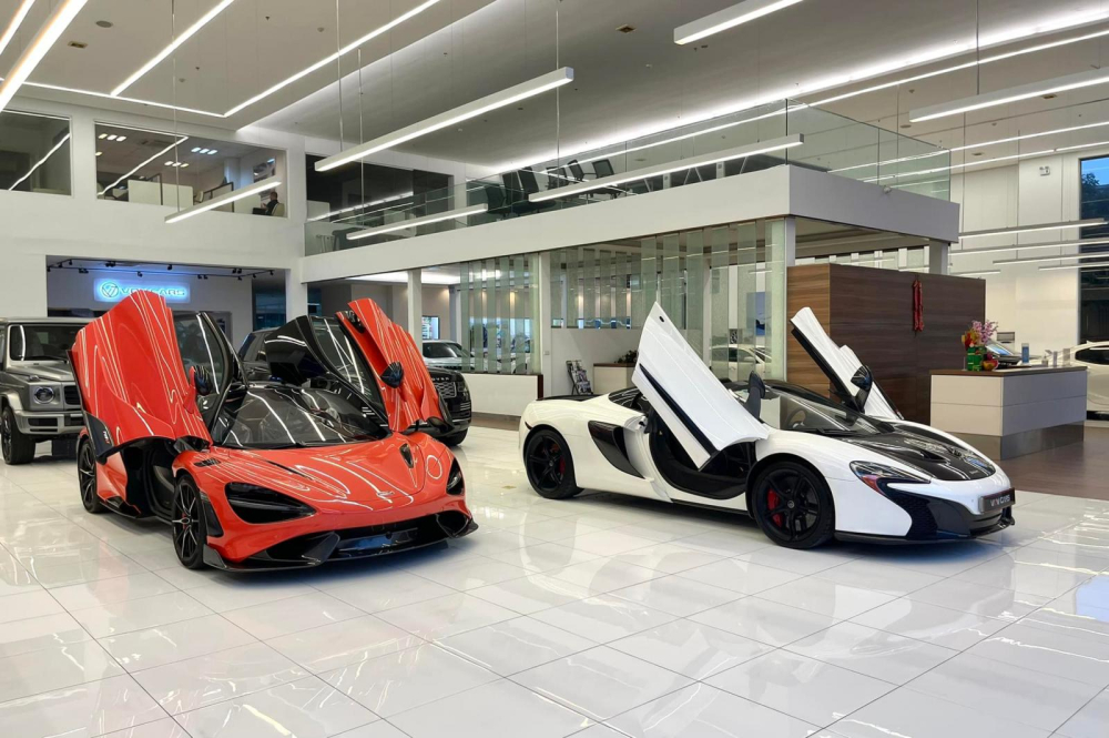 Chiếc xe McLaren 650S Spider n&agrave;y được Khắc Việt thu&ecirc; lại hoặc mượn 1 người bạn chuy&ecirc;n mua b&aacute;n si&ecirc;u xe