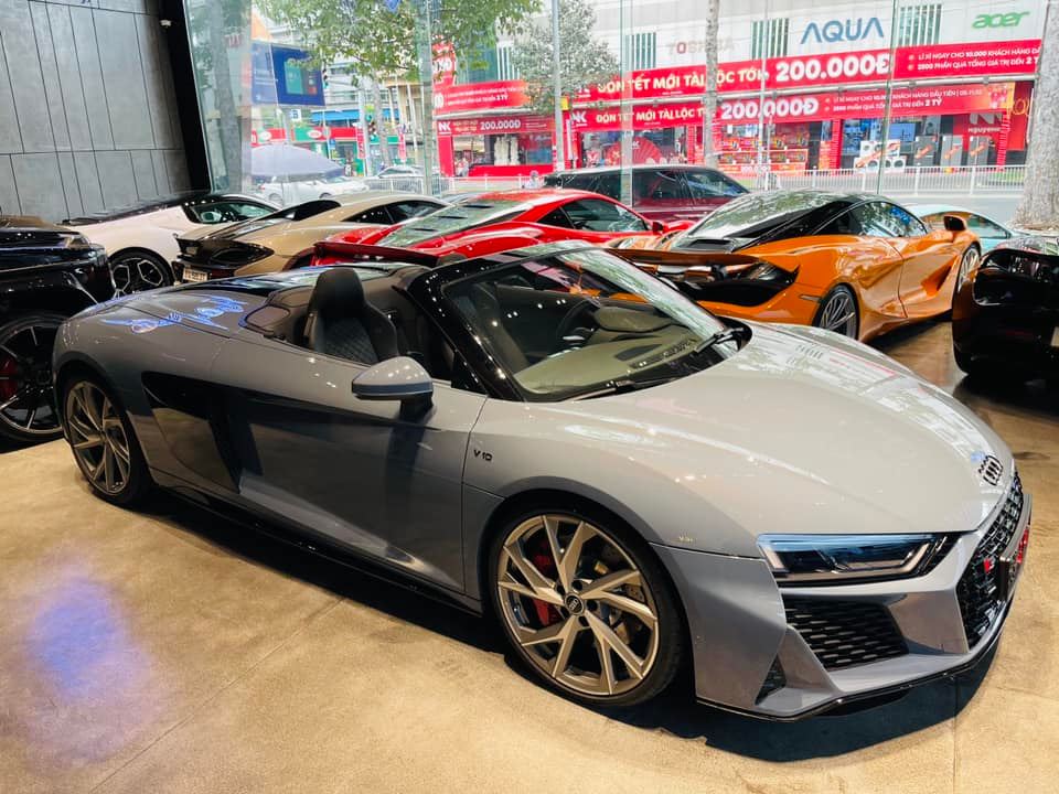 Đây là chiếc xe Audi R8 bản nâng cấp giữa vòng đời thứ 2 về nước