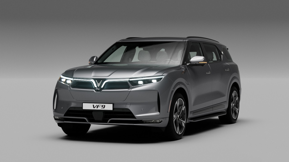 Định vị ở phân khúc SUV cỡ E, VinFast VF9 có giá từ 1,443 tỷ và cao nhất tới 1,572 tỷ đồng.