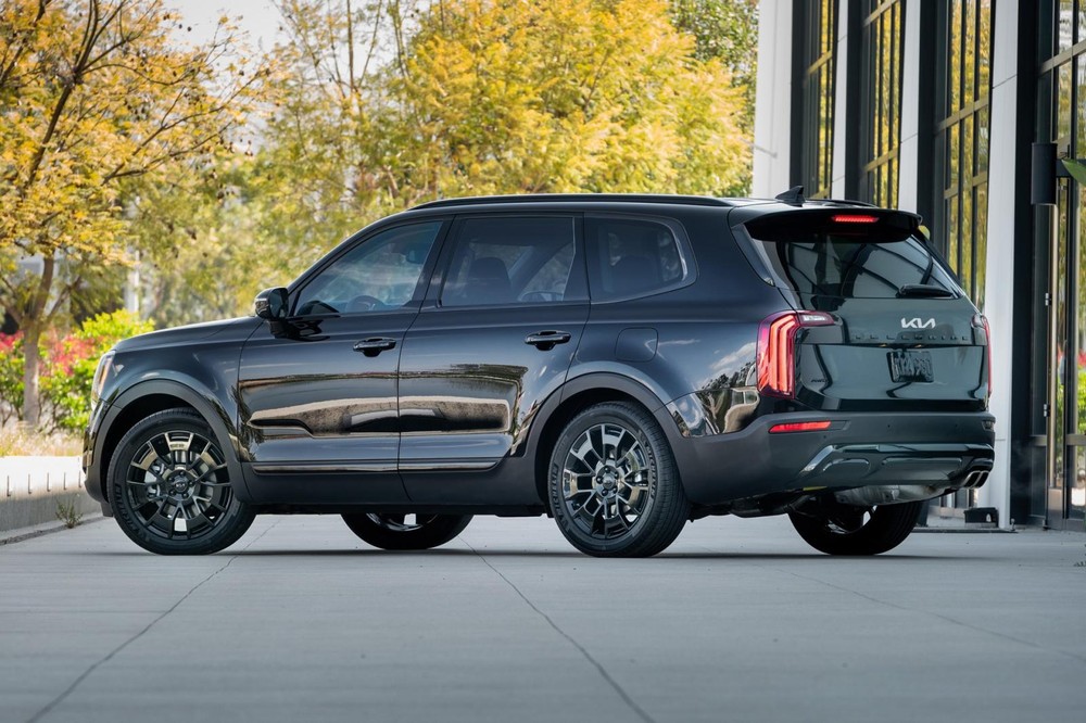 Kia Telluride 2022 mang vẻ nam tính và cơ bắp.