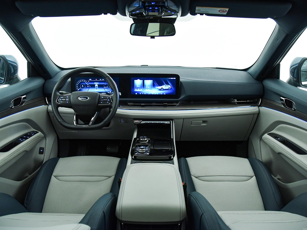 Nội thất bên trong Ford Equator Sport 2022