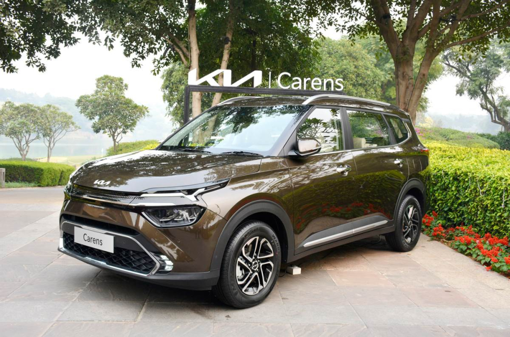Kia Carens 2022 chính thức được báo giá, chỉ bằng một nửa so với Mitsubishi Xpander tại Việt Nam