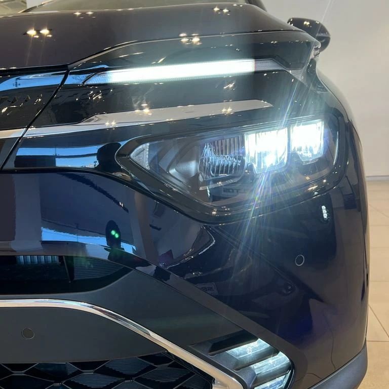 Kia Carens 2022 được trang bị hệ thống đèn LED từ trước ra sau ở bản cao cấp