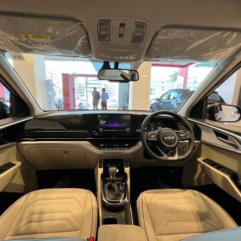 Kia Carens 2022 được trang bị nội thất khá hiện đại