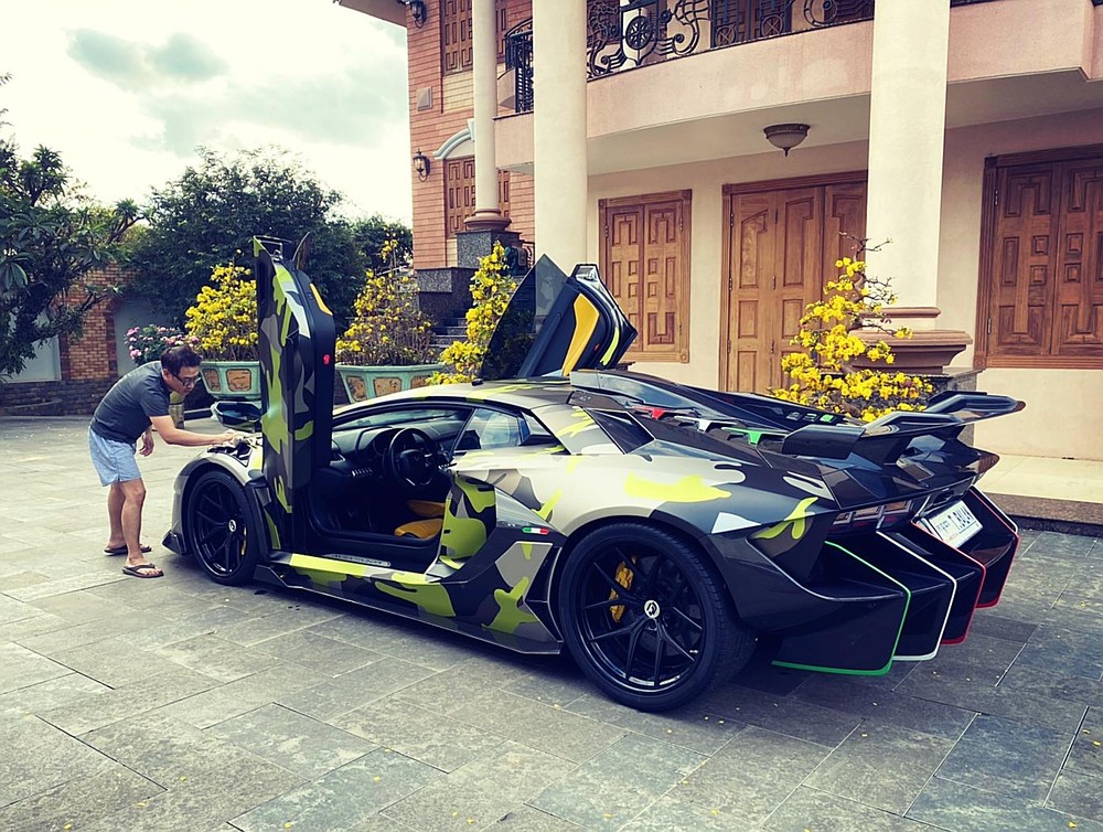Siêu xe Lamborghini Aventador LP700-4 mang gói độ Duke Dynamics lúc ở Gia Lai