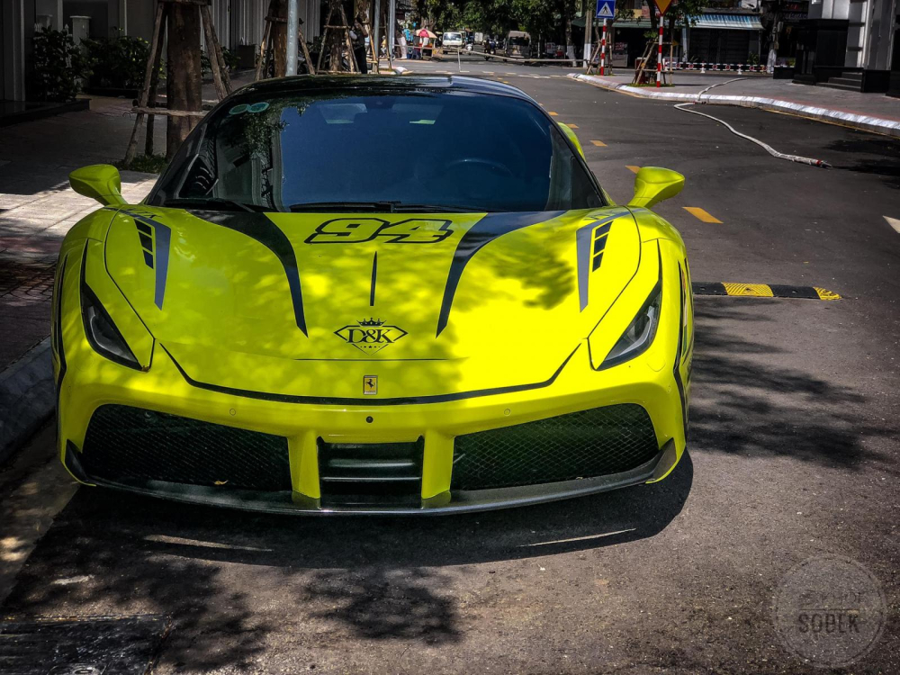 Ferrari 488 GTB của tay chơi Bạc Li&ecirc;u kh&aacute;c lạ qua bộ &aacute;o cực chiến