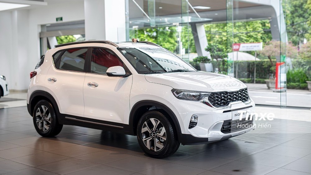 D&ugrave; giảm doanh số nhưng KIA Sonet vẫn b&aacute;n nhiều hơn Toyota Raize trong th&aacute;ng 1/2022.