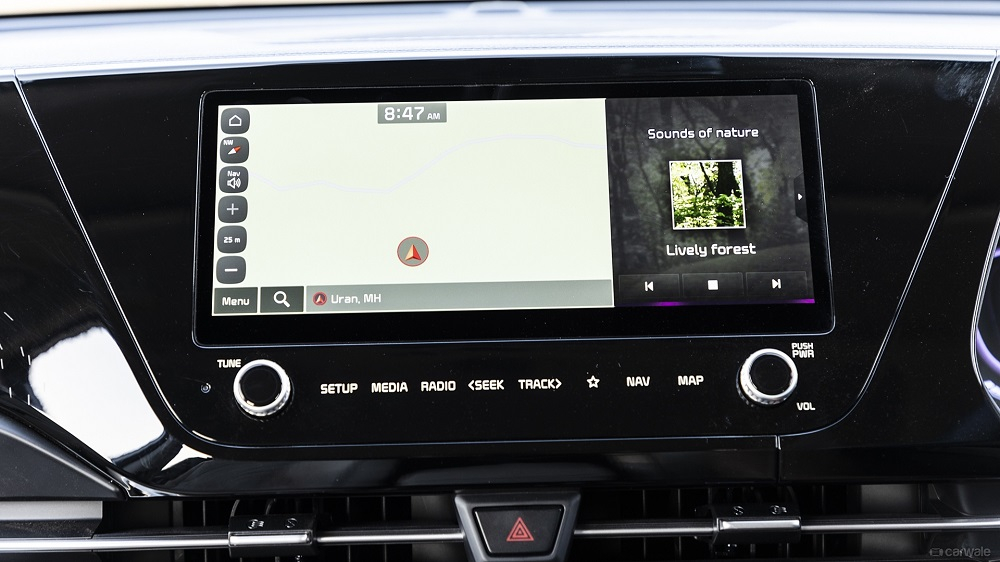 M&agrave;n h&igrave;nh trung t&acirc;m 10,25 inch của Kia Carens 2022 