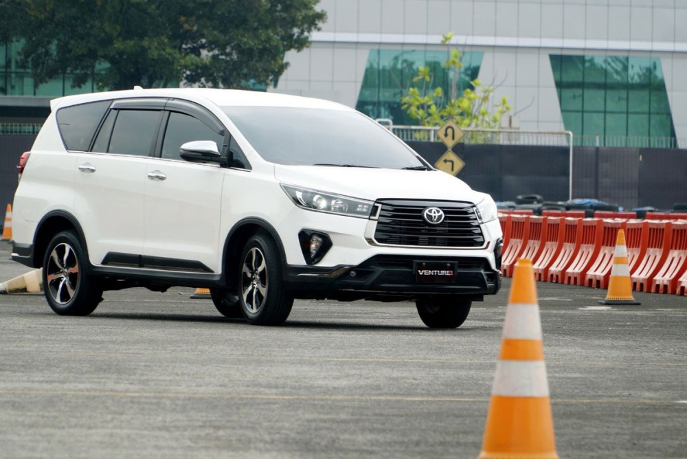 Toyota Innova Hybrid được x&aacute;c nhận sẽ xuất xưởng tại Đ&ocirc;ng Nam &Aacute; trong năm nay