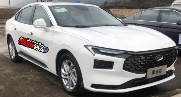 Ford Mondeo 2022 bản Fashion ti&ecirc;u chuẩn