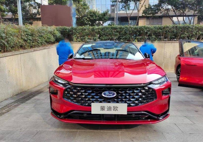 Ford Mondeo 2022 bản ST Line c&oacute; thiết kế thể thao hơn