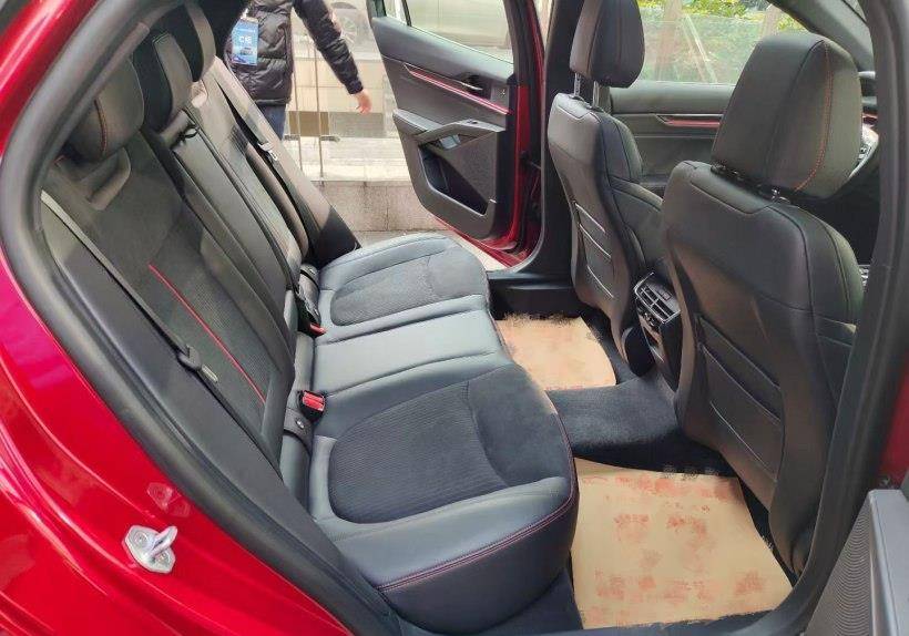 H&agrave;ng ghế sau của Ford Mondeo 2022