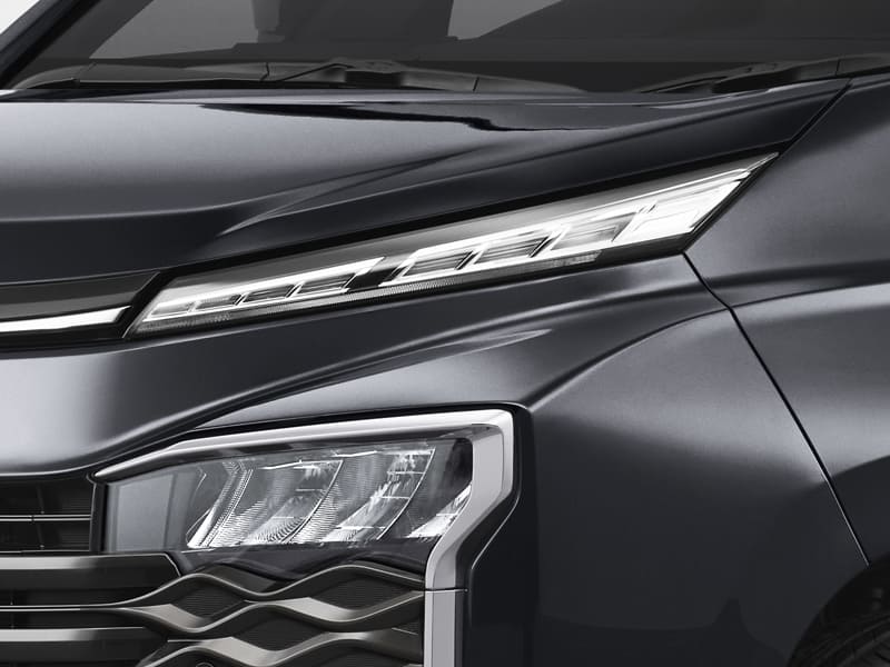 Hệ thống đ&egrave;n 2 tầng tr&ecirc;n đầu xe của Toyota Voxy 2022