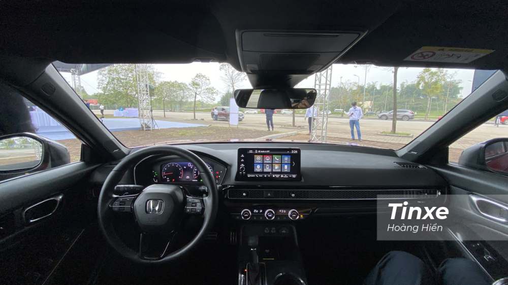 Kh&ocirc;ng chỉ ở b&ecirc;n ngo&agrave;i m&agrave; ngay cả nội thất của Honda Civic 2022 cũng c&oacute; một sự thay đổi lớn mang đến sự chững chạc hơn.