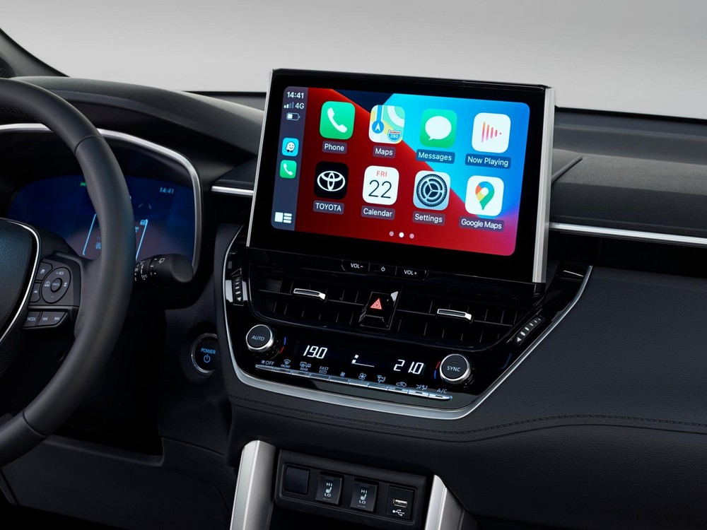 M&agrave;n h&igrave;nh th&ocirc;ng tin giải tr&iacute; 10,5 inch của Toyota Corolla Cross 2022