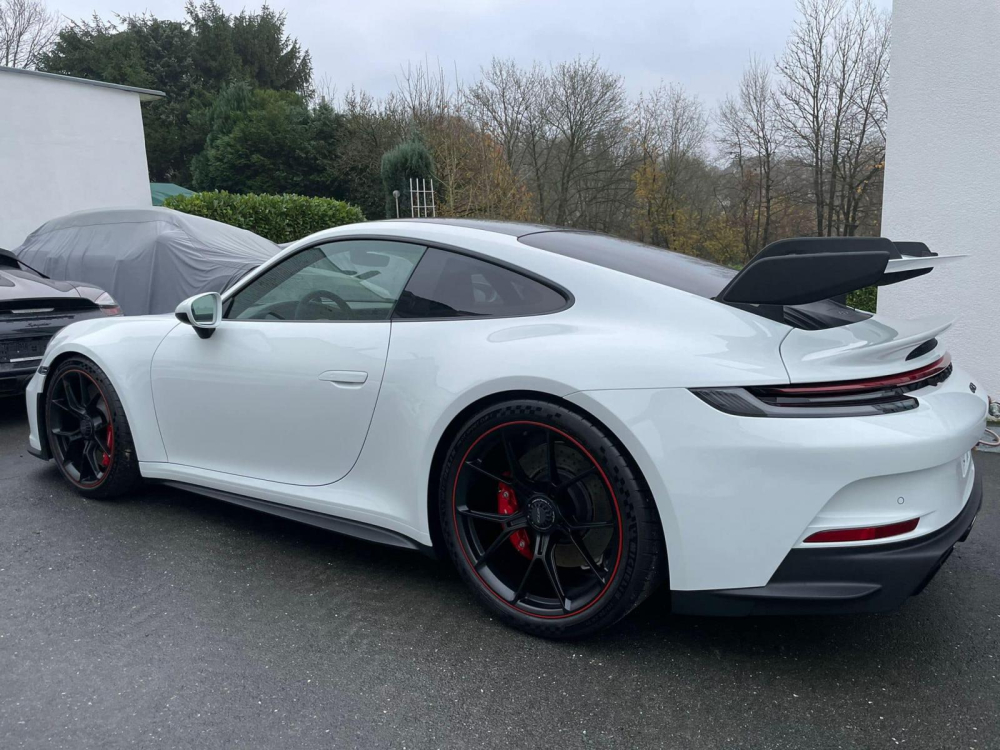 Chiếc xe Porsche 911 GT3 thế hệ 992 mới về nước l&uacute;c c&ograve;n ở nước ngo&agrave;i