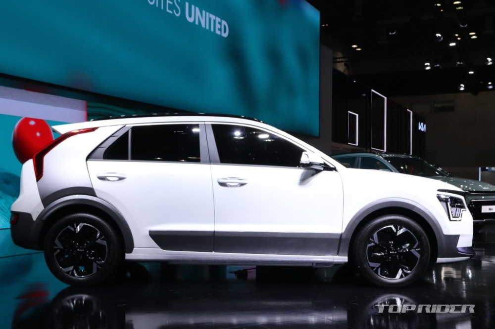 Kia Niro EV 2022 tăng nhẹ về k&iacute;ch thước so với thế hệ cũ