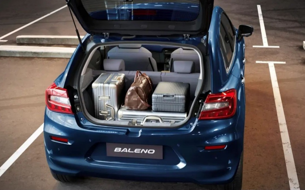 Khoang h&agrave;nh l&yacute; của Suzuki Baleno 2022