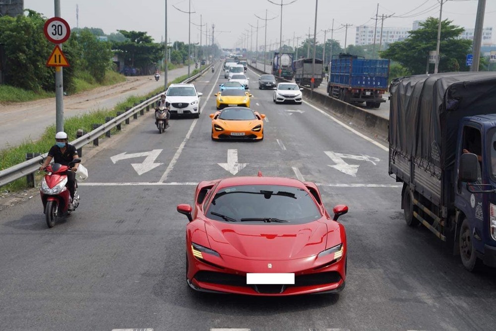 Chiếc siêu xe Ferrari SF90 Stradale của đại gia lan đột biến