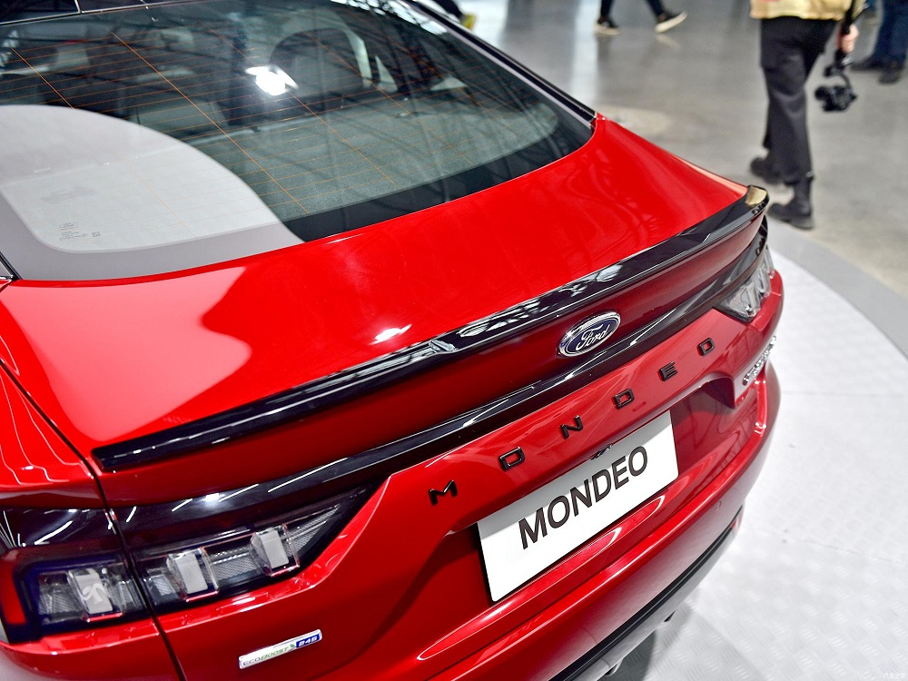 Cánh gió sau của Ford Mondeo ST-Line Edition 2022 Cánh gió sau của Ford Mondeo ST-Line Edition 2022