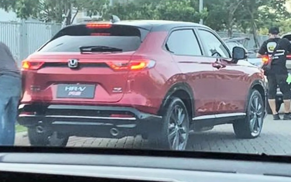 Honda HR-V 2022 bản RS xuất hiện trên đường phố Indonesia
