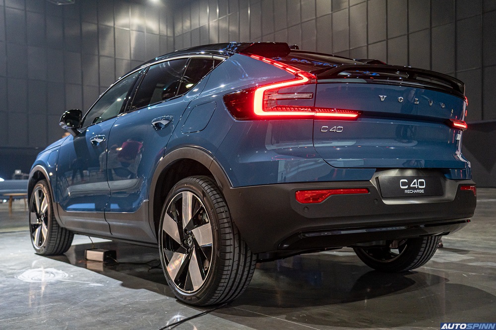 Volvo C40 Recharge 2022 nhìn từ đằng sau