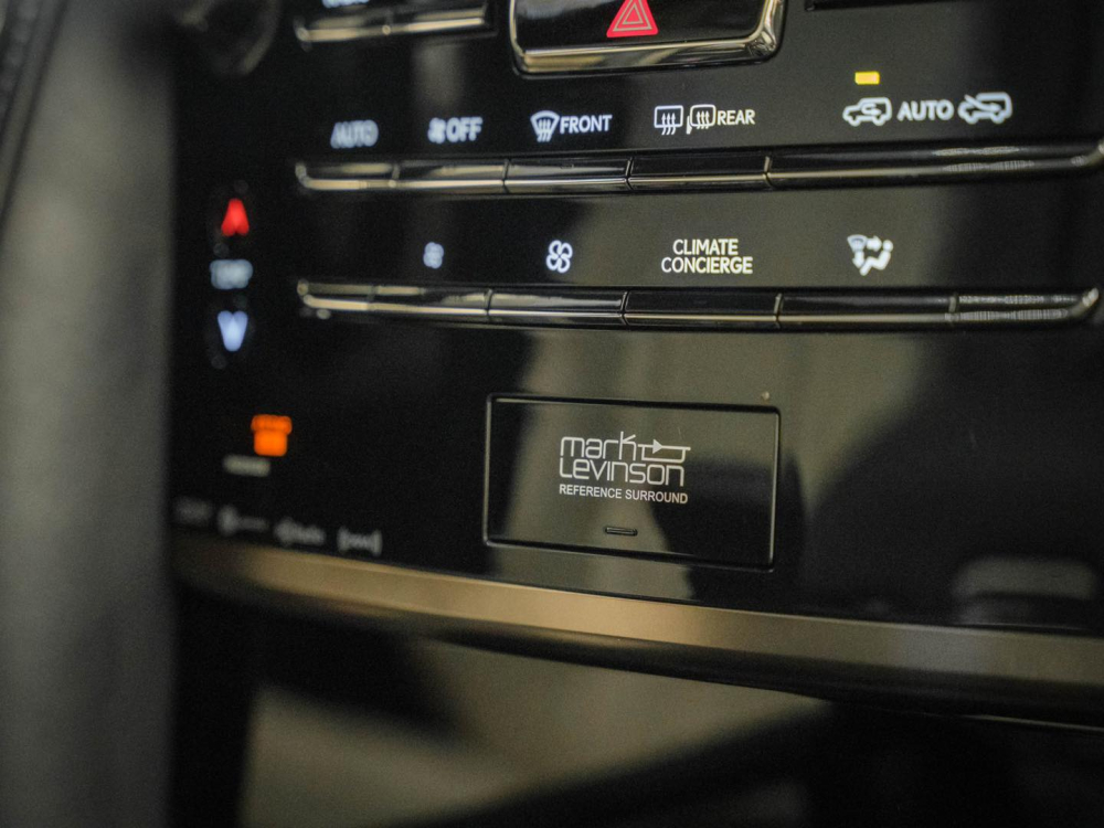 Xe sử dụng âm thanh vòm của hãng Mark Levinson Xe sử dụng âm thanh vòm của hãng Mark Levinson