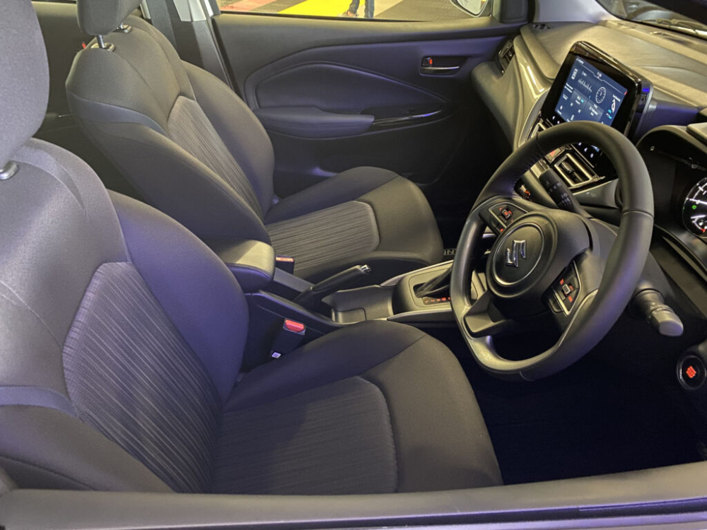 Hàng ghế trước của Suzuki Baleno 2022