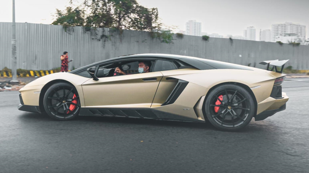 M&agrave;u &aacute;o mới rất chiến của xe Lamborghini Aventador LP700-4 độ Novitec Torado
