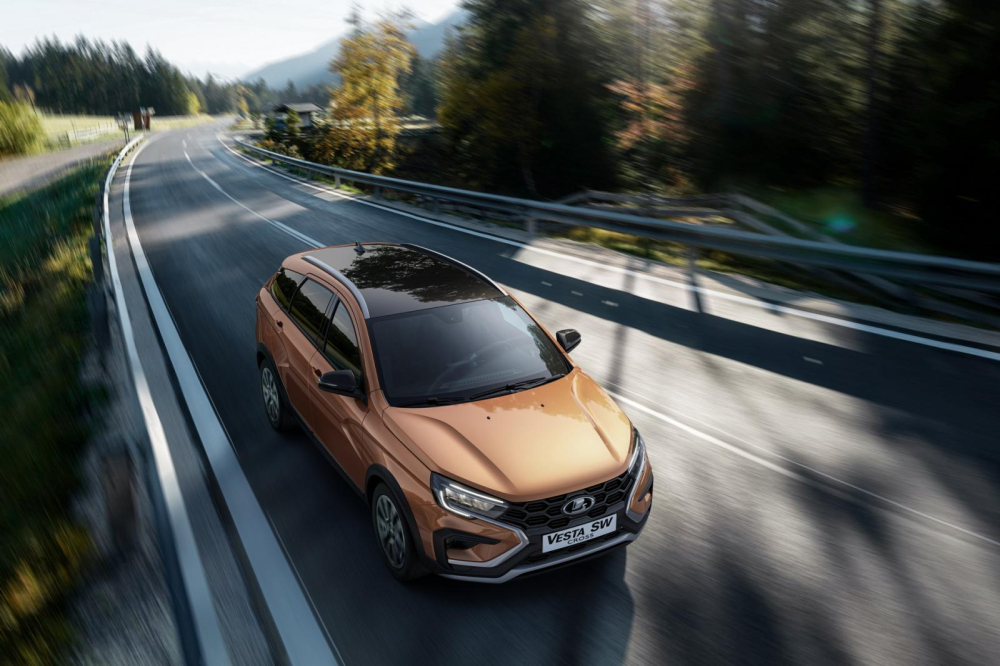 Lada Vesta 2022 còn có thêm cảm biến trên cản trước/sau để hỗ trợ các tính năng an toàn mới Lada Vesta 2022 còn có thêm cảm biến trên cản trước/sau để hỗ trợ các tính năng an toàn mới