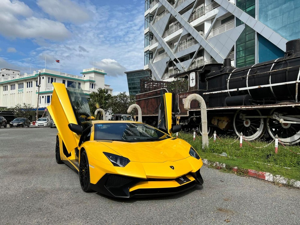 Sắp c&oacute; th&ecirc;m si&ecirc;u xe giới hạn Lamborghini Aventador SV v&agrave;o Việt Nam định cư, m&agrave;u sơn vẫn l&agrave; h&agrave;ng độc