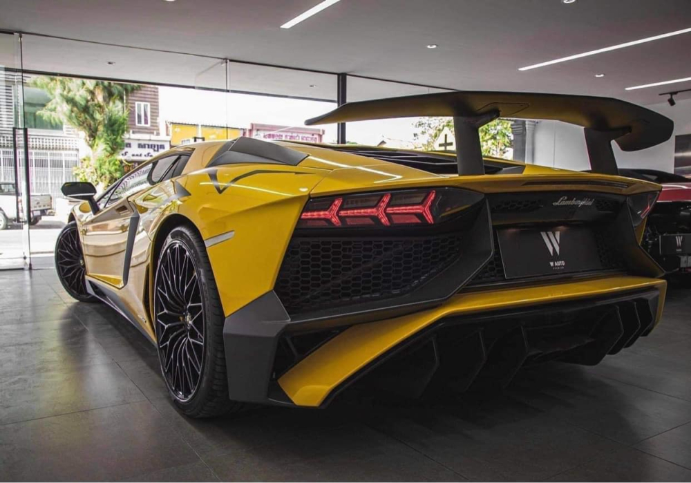 Thiết kế đu&ocirc;i xe Lamborghini Aventador SV