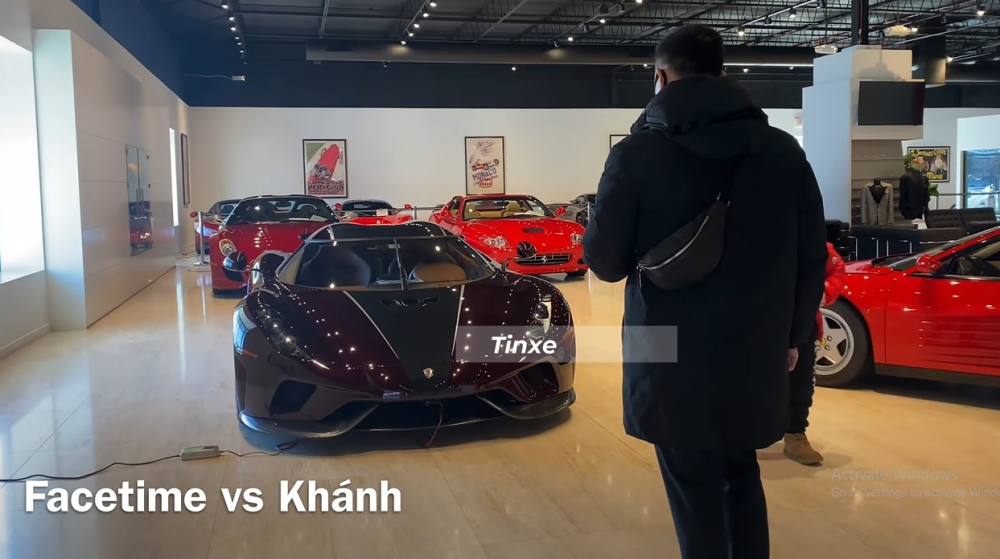 Video mở đầu bằng việc người bạn thân gọi video call cho Hoàng Kim Khánh để xem Koenigsegg Regera