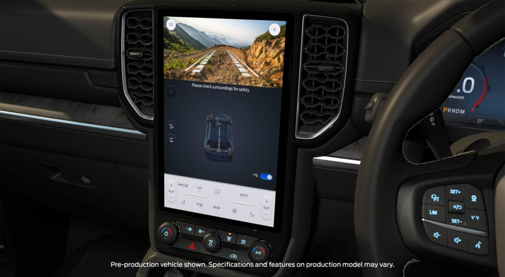 M&agrave;n h&igrave;nh trung t&acirc;m 12 inch của Ford Everest 2022