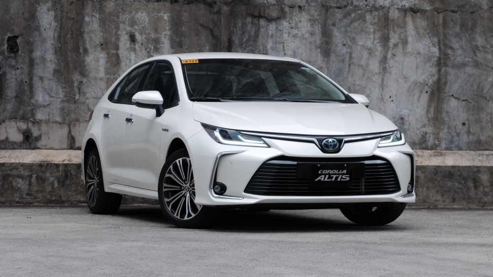 Thiết kế ngoại thất của Toyota Corolla Altis 2022 hiện đại hơn trước và có nhiều nét giống với đàn anh Camry.