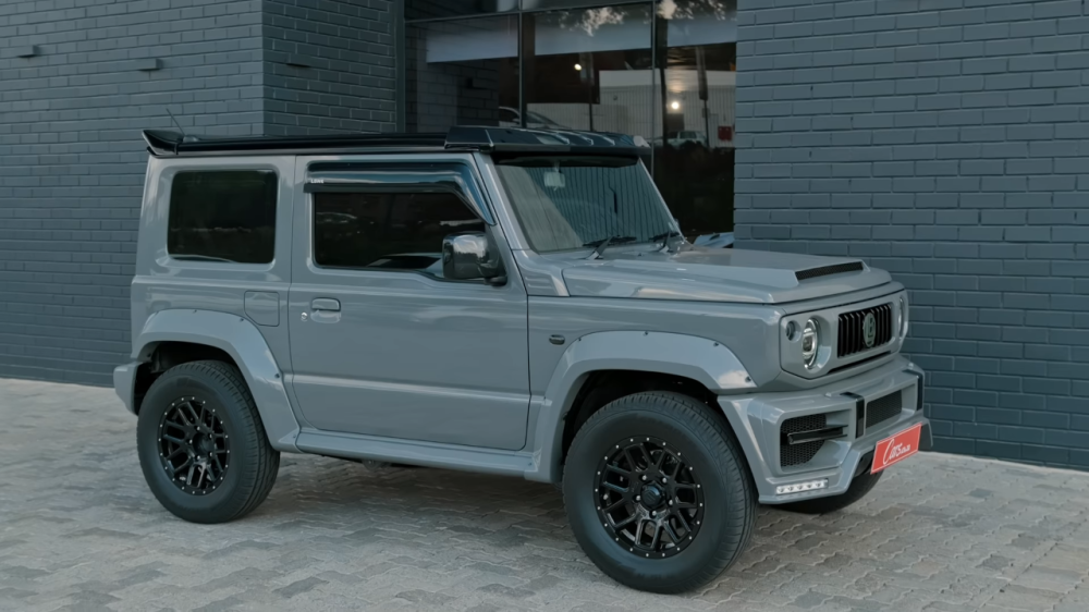 Phía trước của chiếc Suzuki Jimny độ Liberty Walk