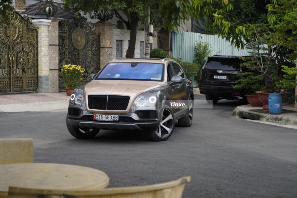 Bentley Bentayga V8 v&agrave; cuối c&ugrave;ng ch&iacute;nh l&agrave; SUV hạng sang cỡ lớn Cadillac Escalade ESV Sport