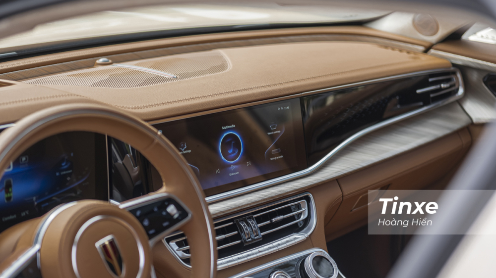 Bản táp-lô có gì đó gợi nhớ tới Audi A8L. Bản táp-lô có gì đó gợi nhớ tới Audi A8L.