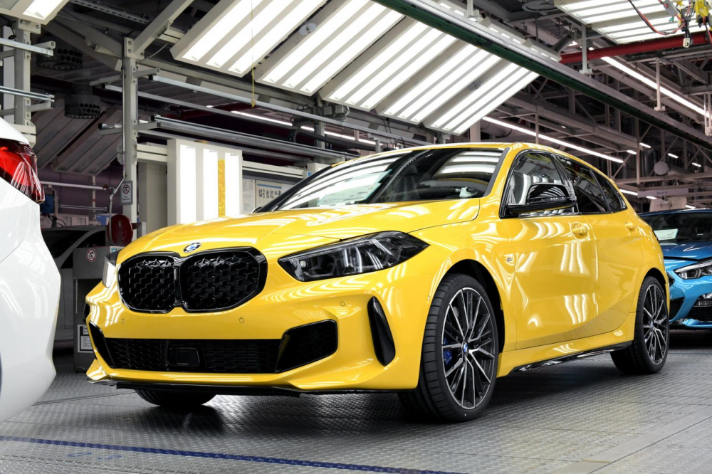 BMW phải tạm ngừng sản xuất v&igrave; khủng hoảng Ukraine ảnh hưởng đến nguồn cung