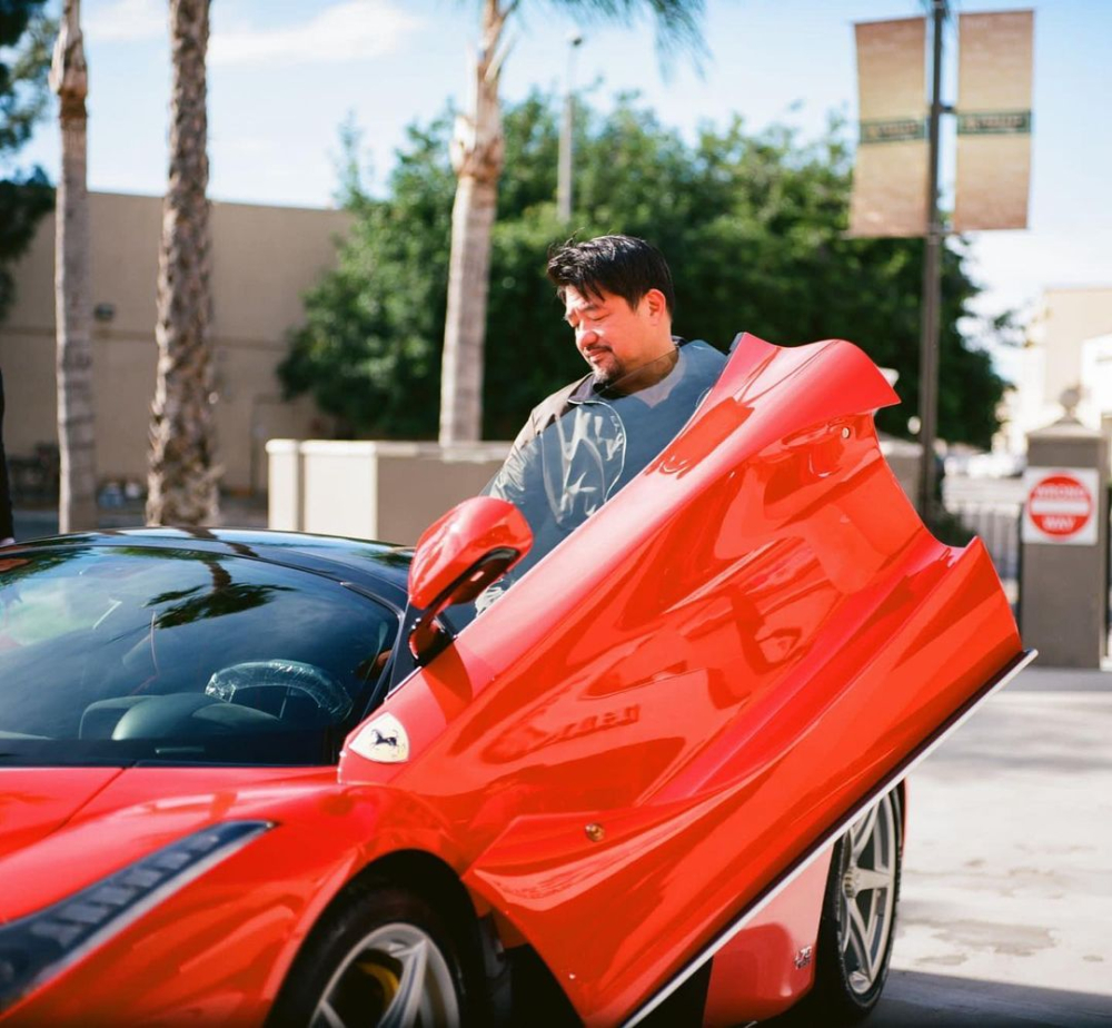 David Lee đ&atilde; cho h&atilde;ng xe Ferrari thấy m&igrave;nh l&agrave; 1 kh&aacute;ch h&agrave;ng trung th&agrave;nh d&ugrave; thương hiệu xe ngựa chồm kh&ocirc;ng c&oacute; thiện cảm với m&igrave;nh trong nhiều năm qua