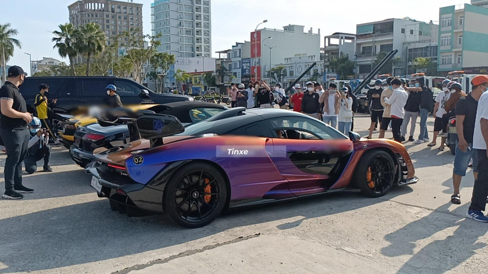 Từ tr&aacute;i sang l&agrave; Lamborghini Aventador S LP740-4, Audi R8 V10 Spyder 2021 v&agrave; McLaren Senna.