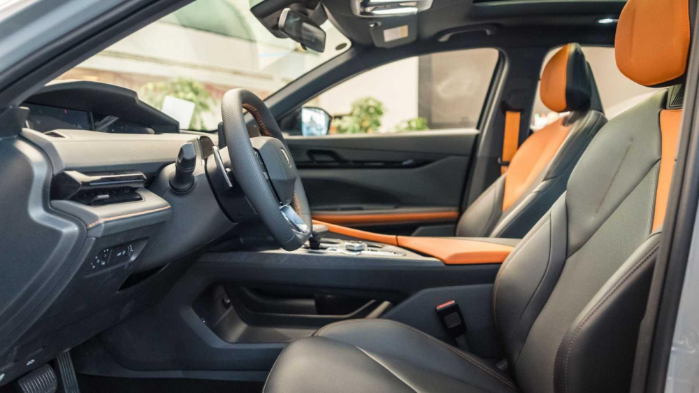 Hàng ghế trước của Changan UNI-V 2022