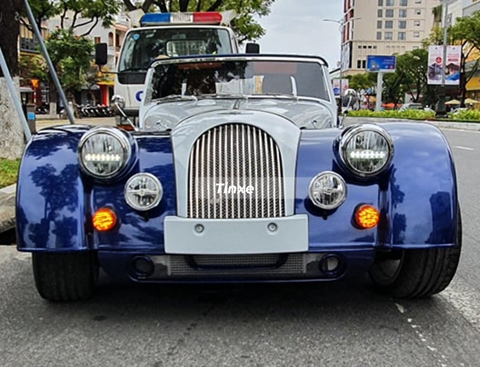 Morgan Plus Six sở hữu kiểu dáng cổ điển