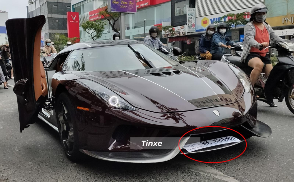 Còn đây là hình ảnh xe Koenigsegg Regera mới lăn bánh tại Đà Nẵng vào ngày 5 tháng 3